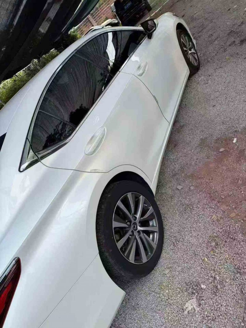 北海20年雷克萨斯ES7