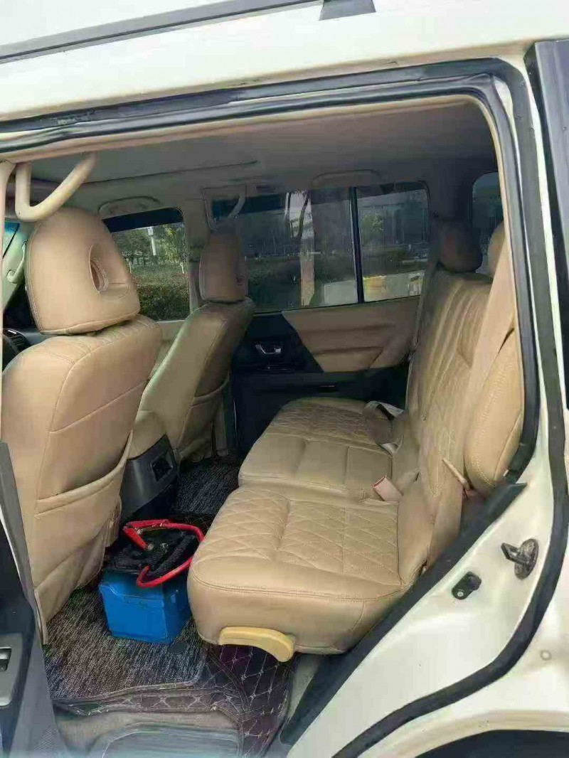 防城港07年三菱帕杰羅5