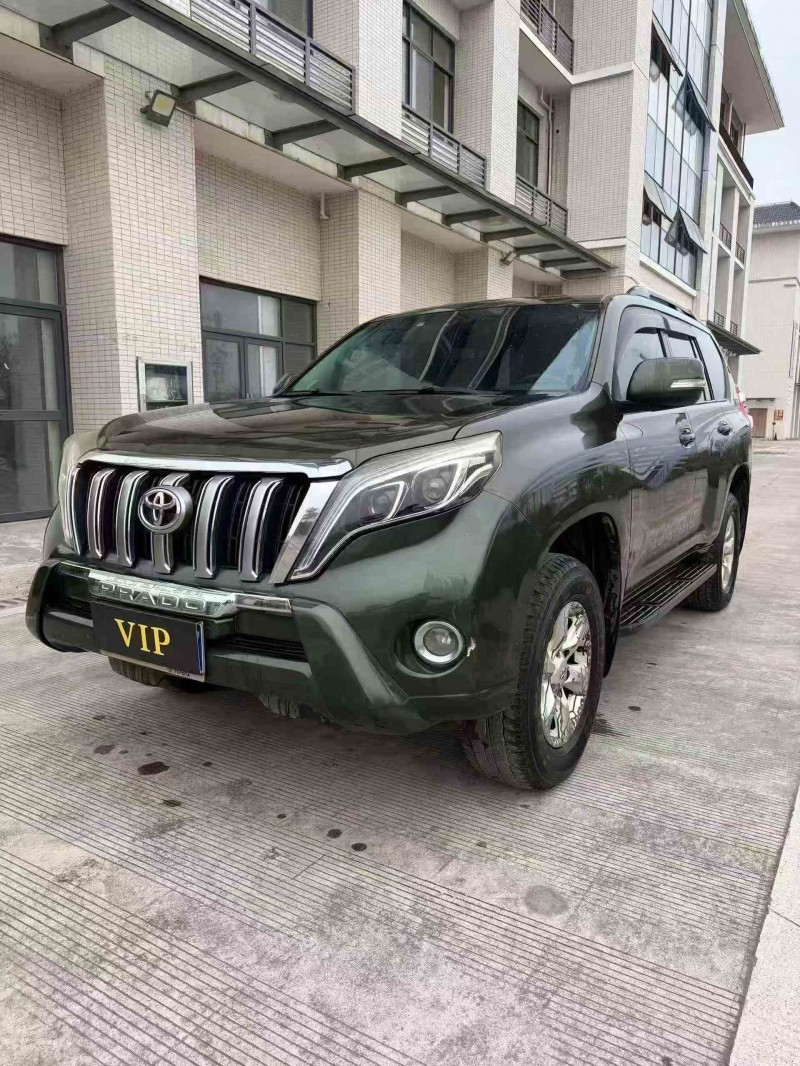 北海12年丰田普拉多2