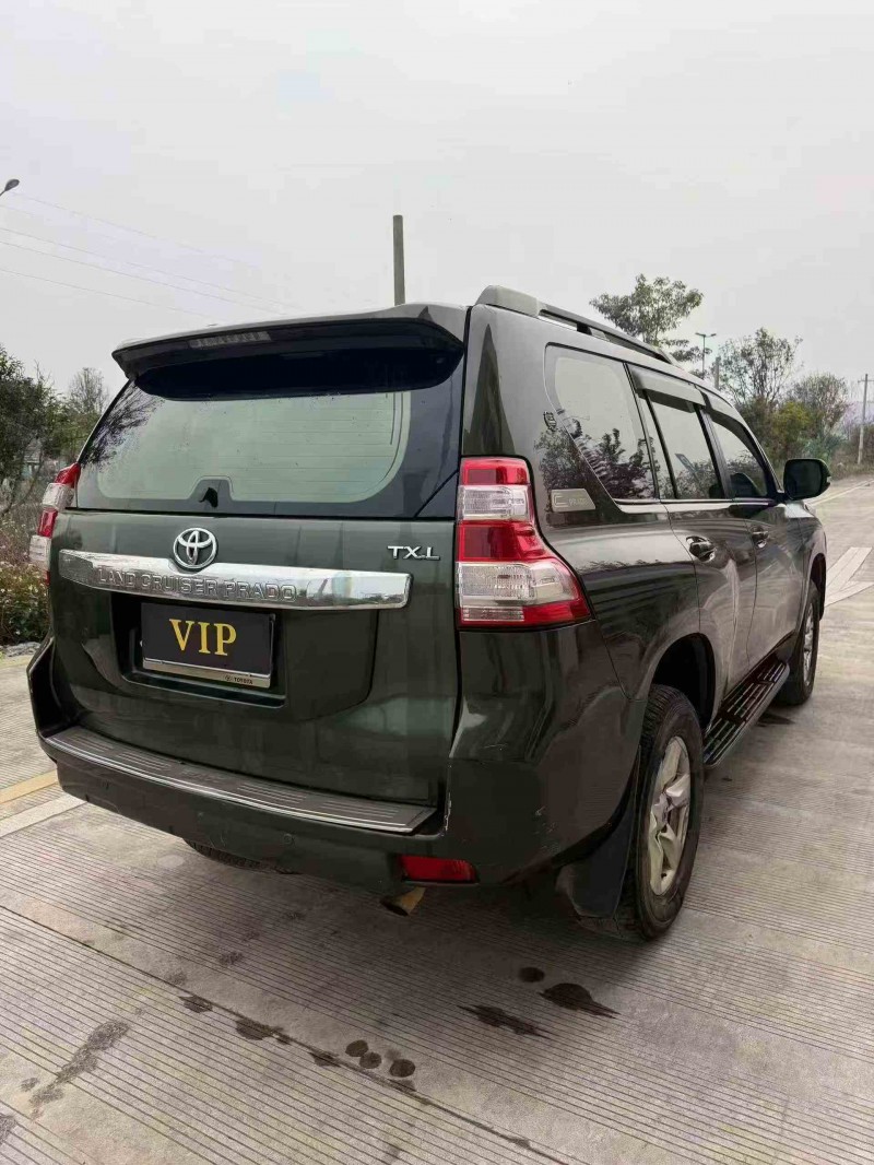 北海12年丰田普拉多8