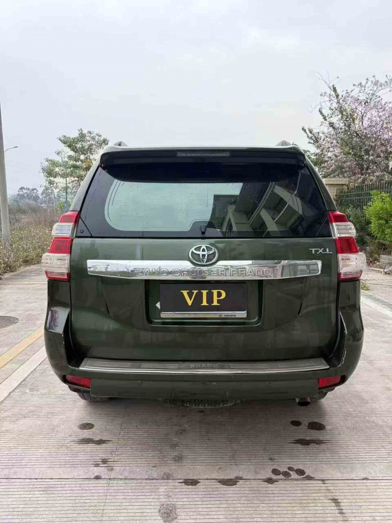 北海12年丰田普拉多9