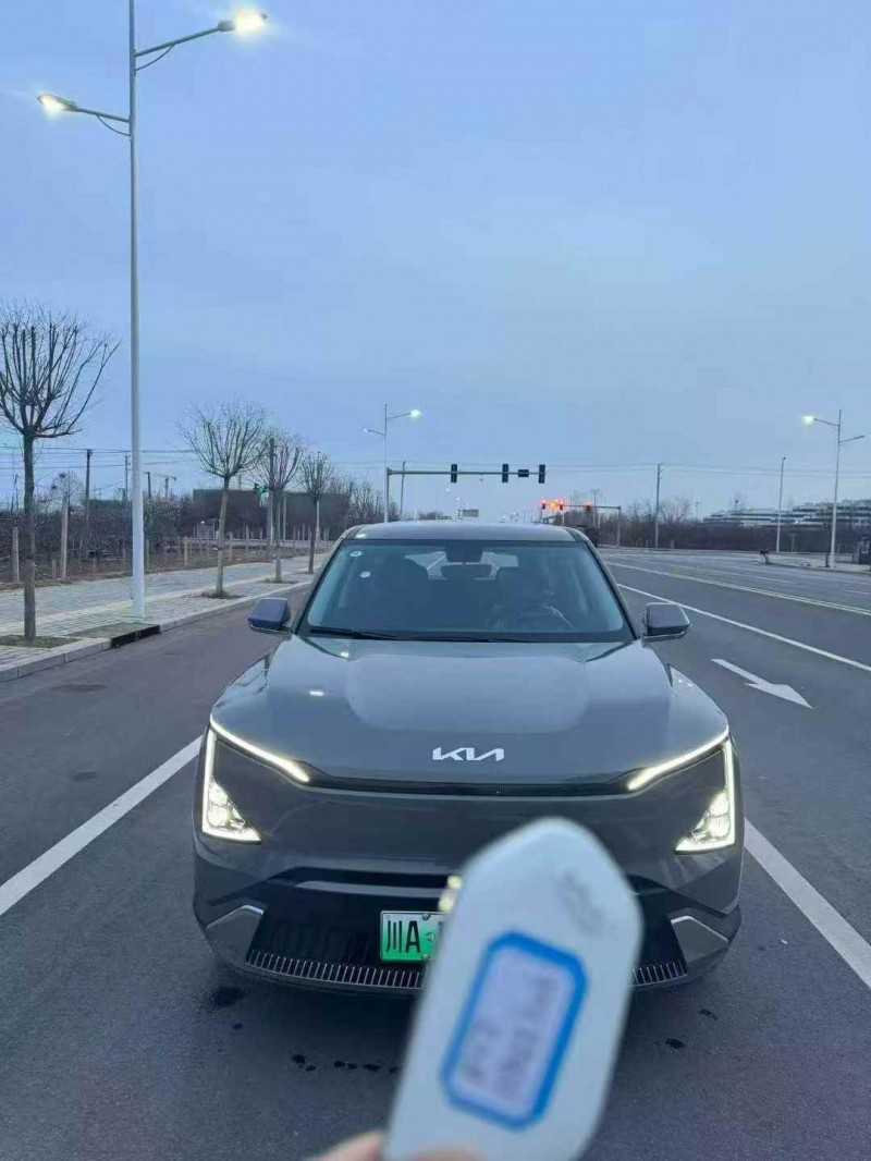 泸州26年起亚EV51