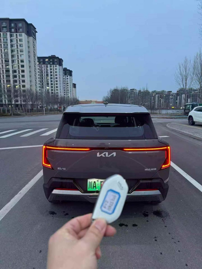 泸州26年起亚EV54