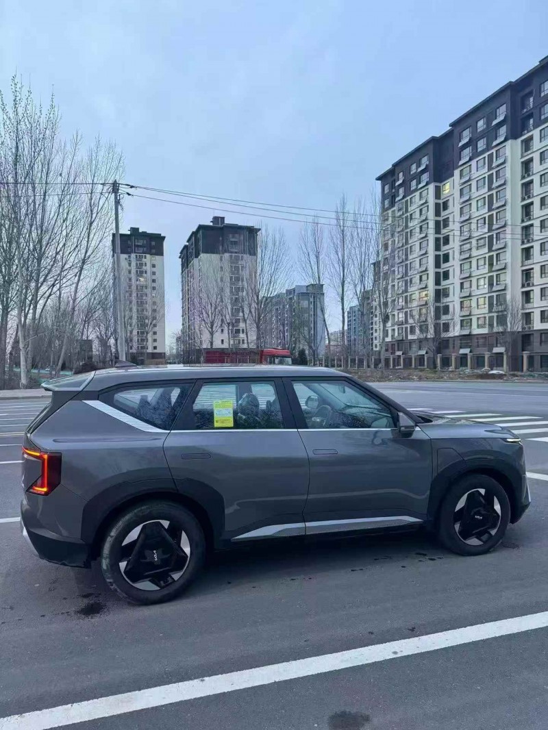 泸州26年起亚EV58