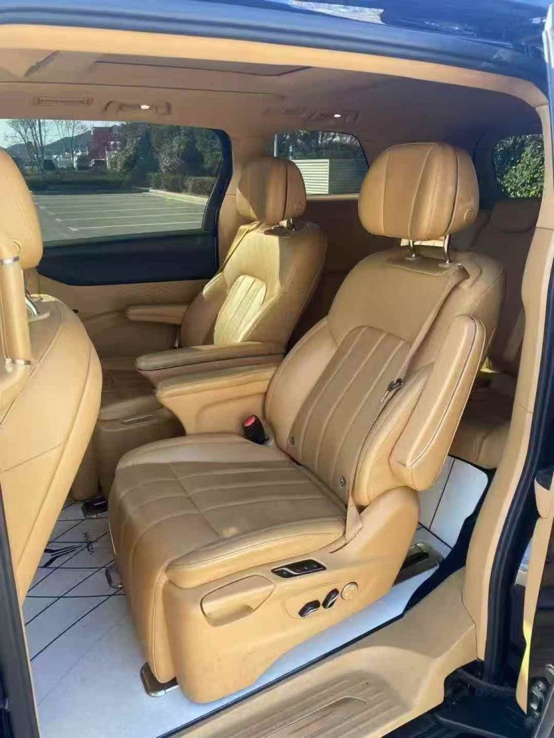 连云港23年岚图汽车梦想家6