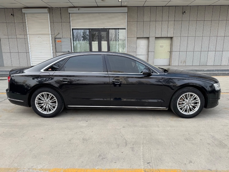 济宁15年奥迪A8L4