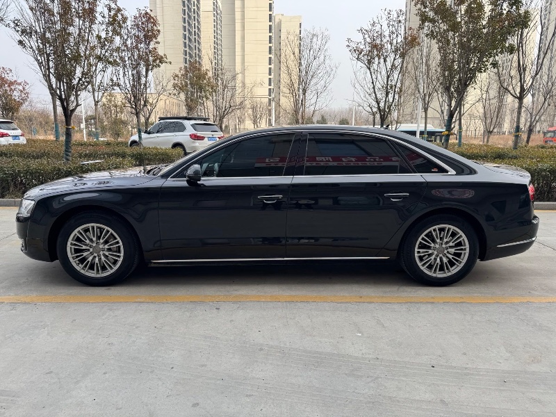 济宁15年奥迪A8L6
