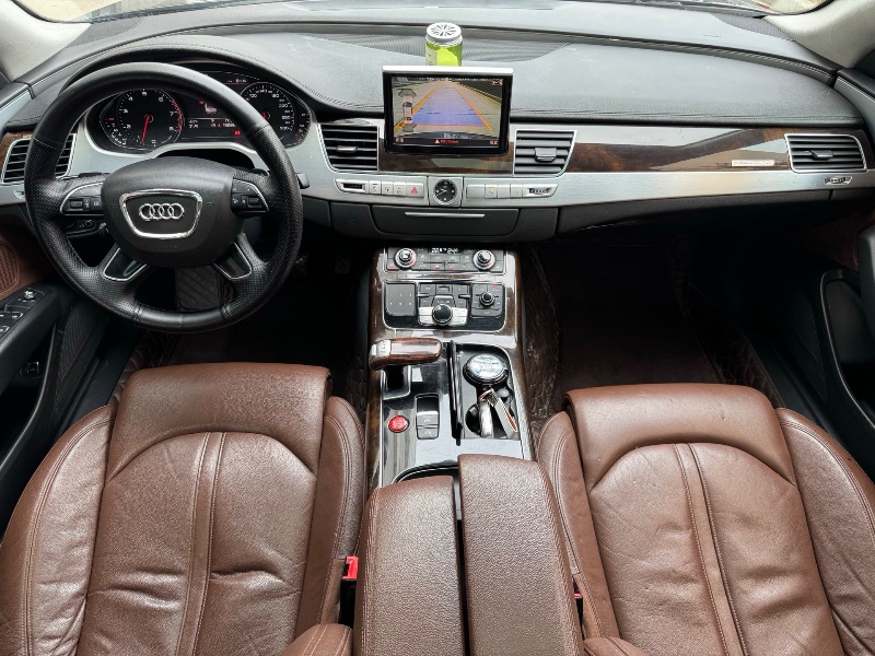 济宁15年奥迪A8L9