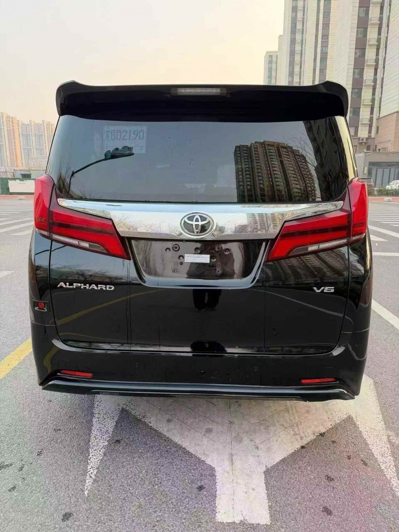 东营18年丰田埃尔法9