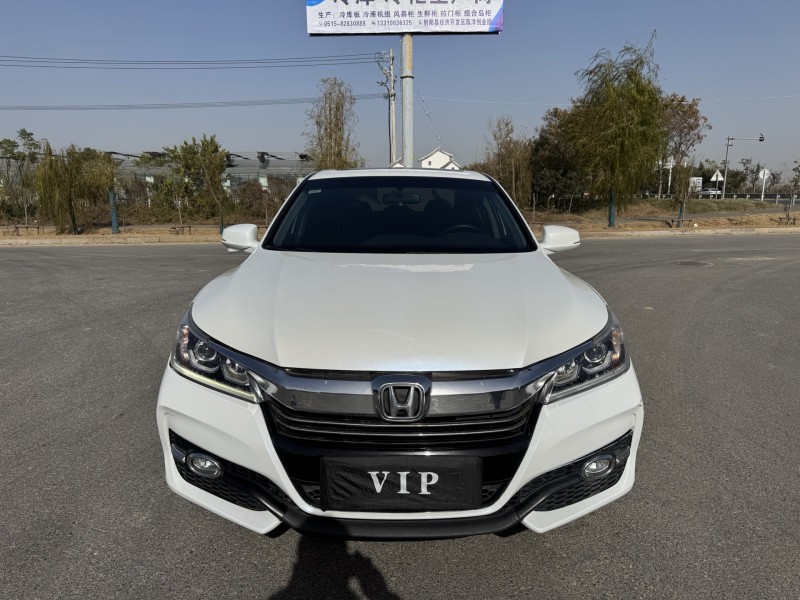 盐城17年本田雅阁1