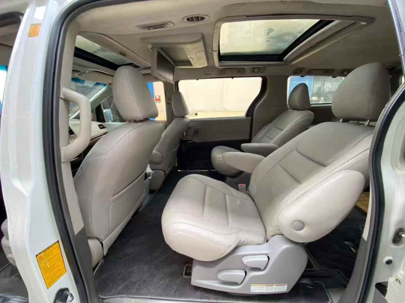 潍坊18年丰田塞纳6