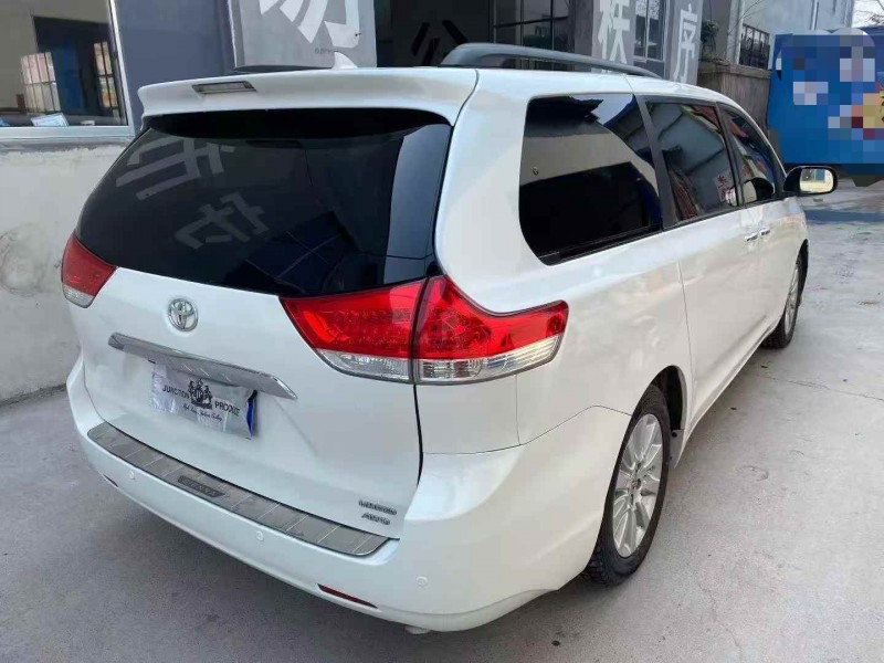 潍坊18年丰田塞纳7