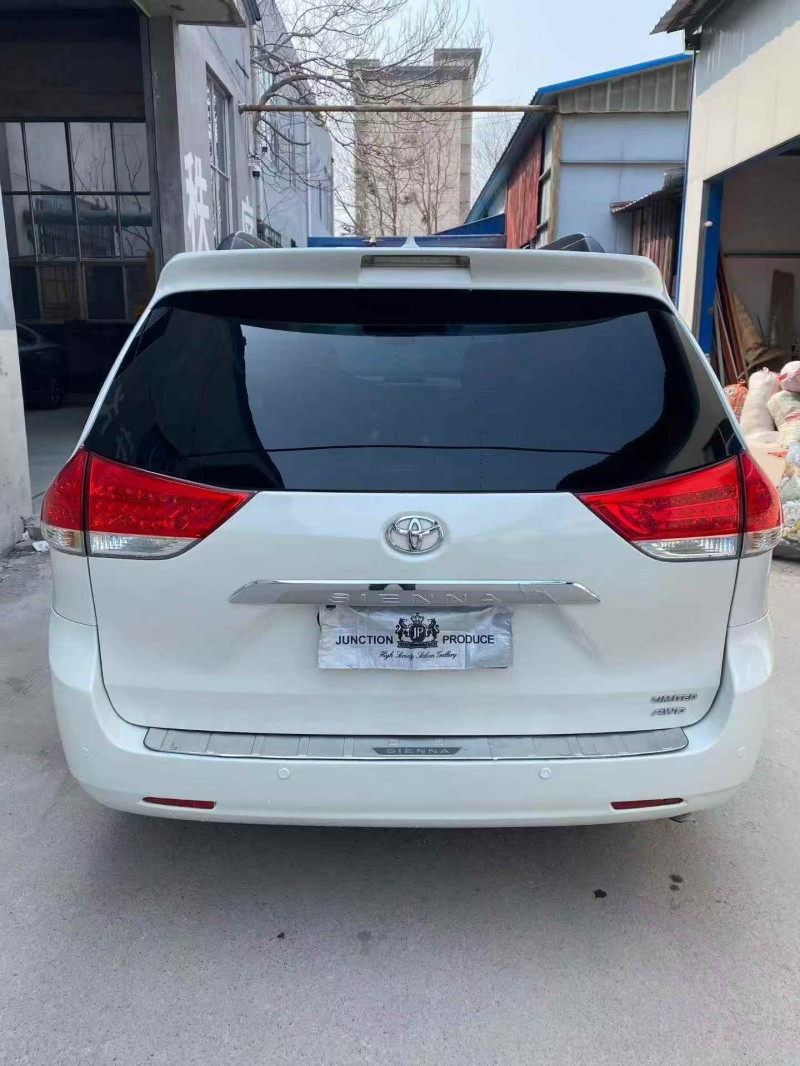 潍坊18年丰田塞纳9