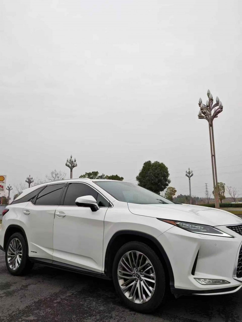 泸州20年雷克萨斯NX2