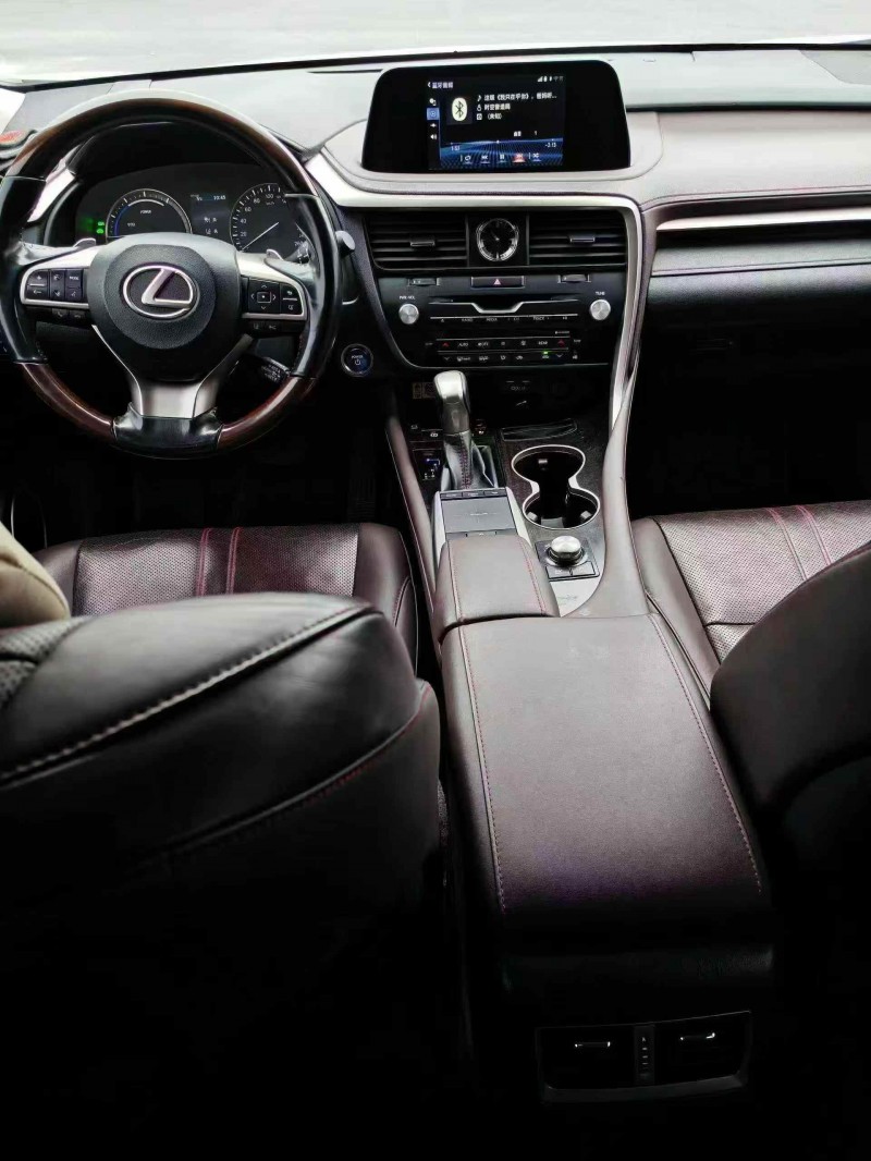 泸州20年雷克萨斯NX4