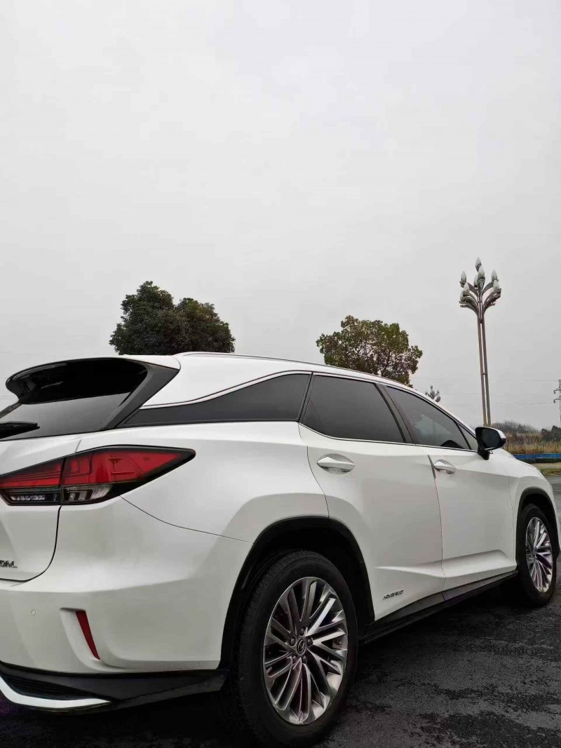 泸州20年雷克萨斯NX7