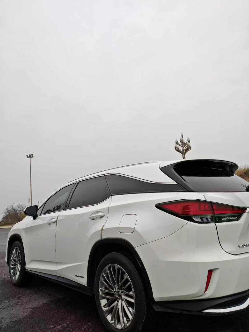 泸州20年雷克萨斯NX8