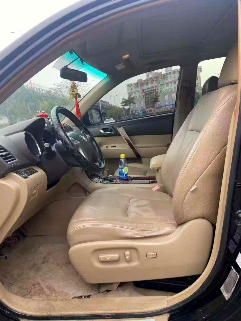 金华13年丰田汉兰达4