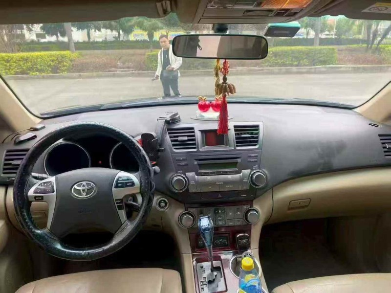 金华13年丰田汉兰达5