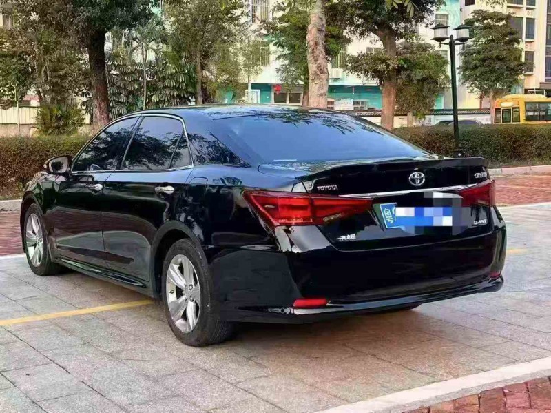 汕頭18年豐田皇冠8