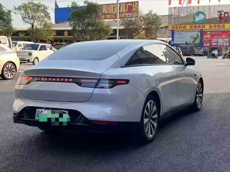 汕头23年零跑汽车C017