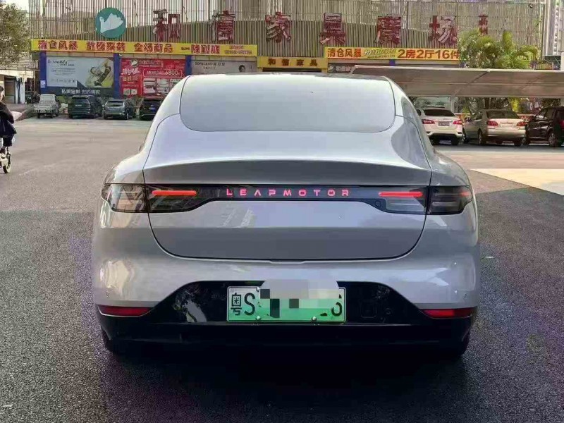 汕头23年零跑汽车C019