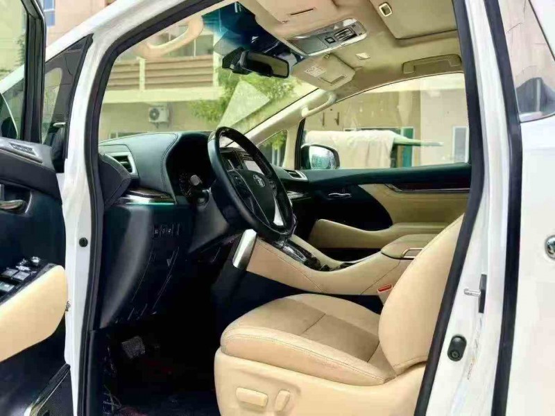 三明19年豐田埃爾法4