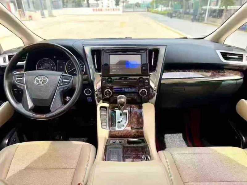 三明19年豐田埃爾法6