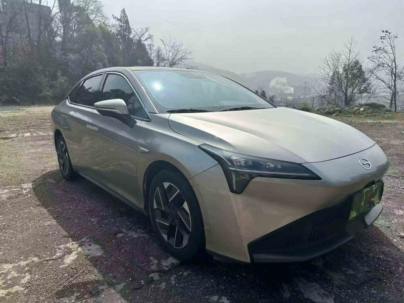 岳陽23年傳祺埃安S2