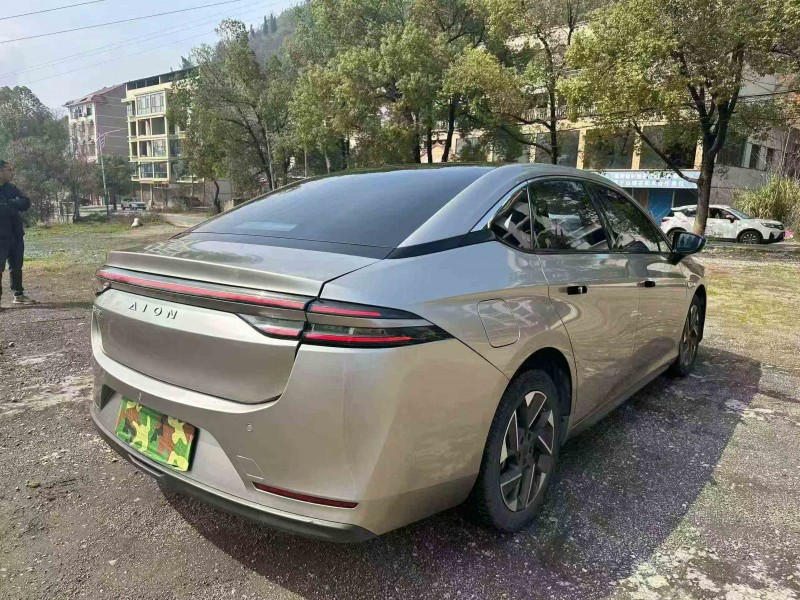 岳陽23年傳祺埃安S7