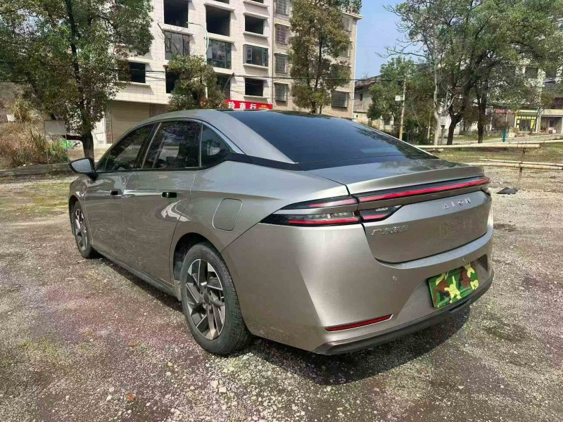 岳陽23年傳祺埃安S8