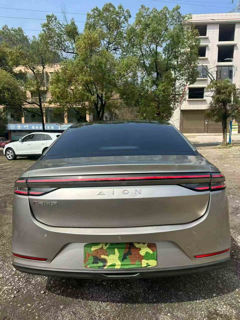 岳陽23年傳祺埃安S9