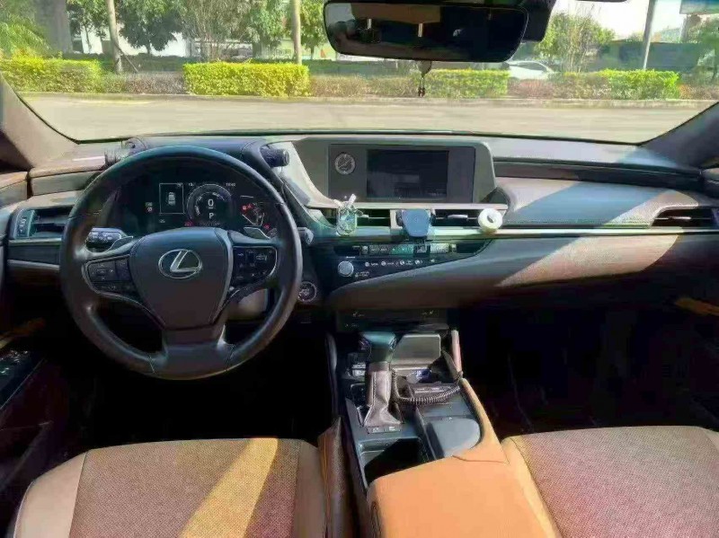 泉州21年雷克薩斯ES6