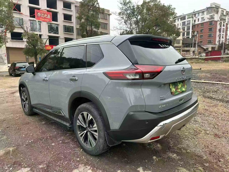 岳陽21年日產奇駿8