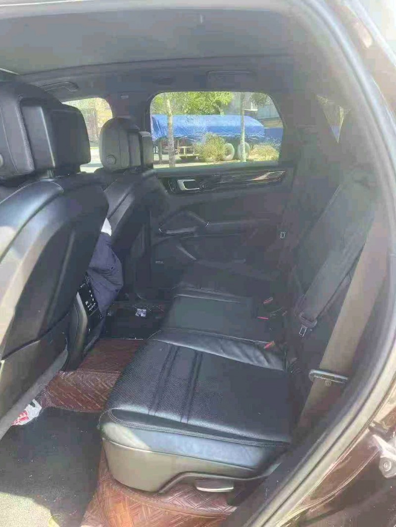 梧州20年保时捷卡宴4