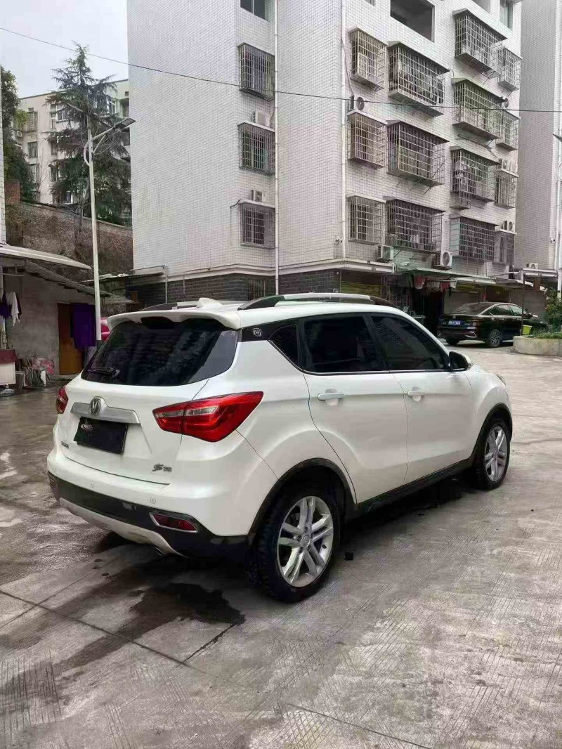 岳陽18年長安汽車CS357