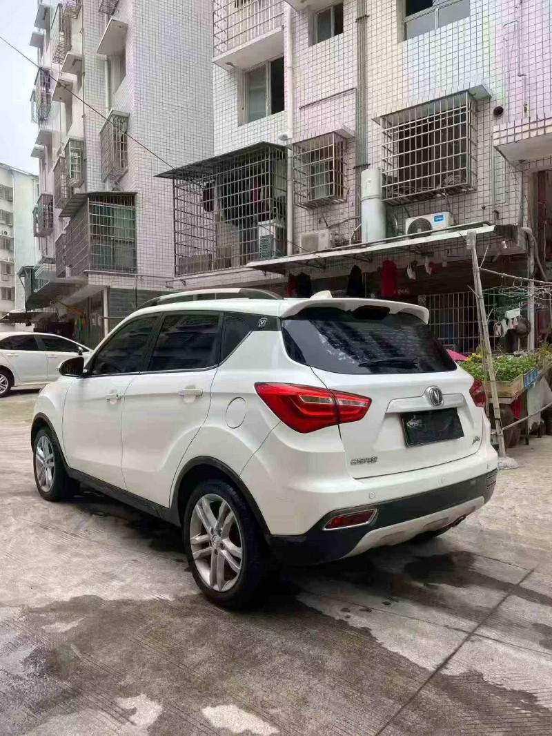 岳陽18年長安汽車CS358