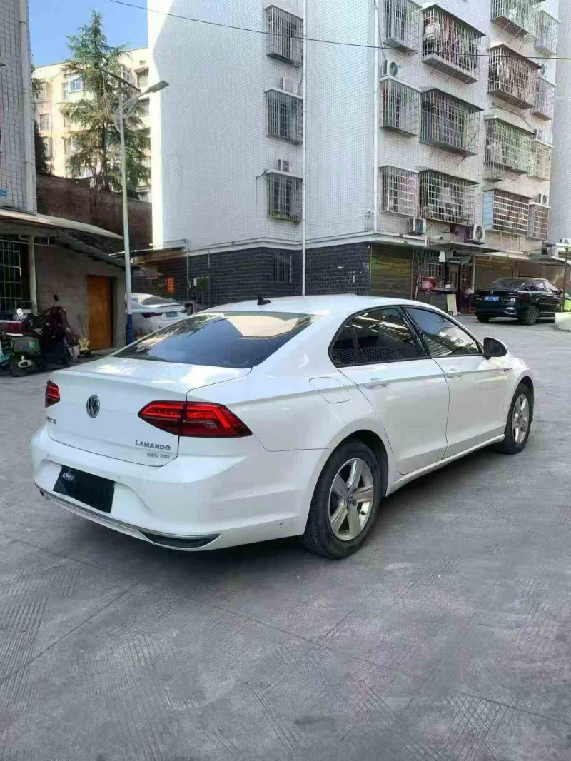 岳阳22年大众凯路威7