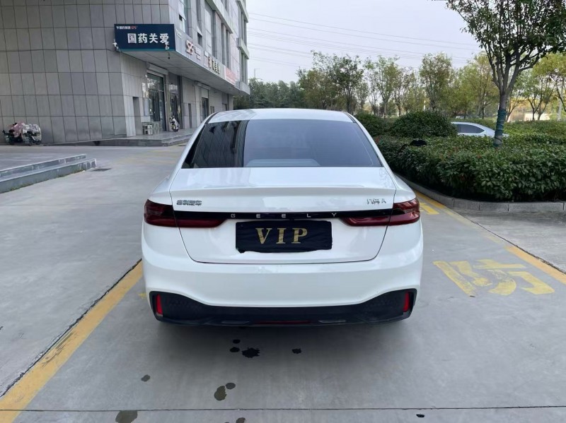 济宁24年吉利几何5