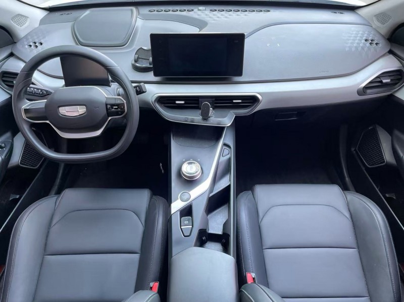 济宁24年吉利几何9