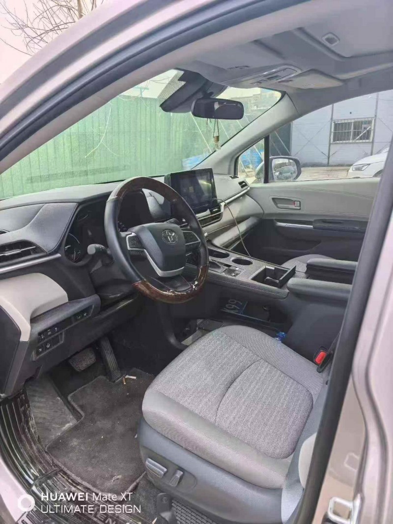 東營24年豐田塞納3