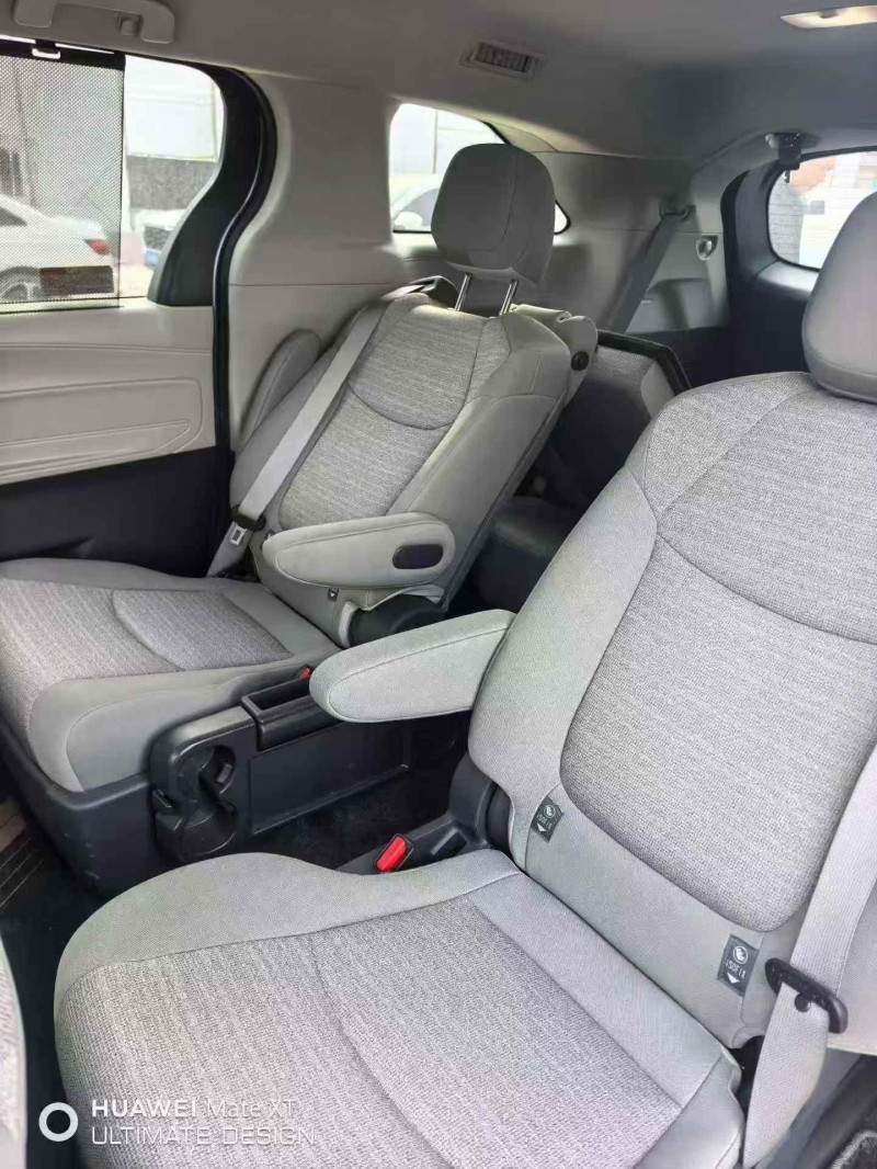 東營24年豐田塞納4