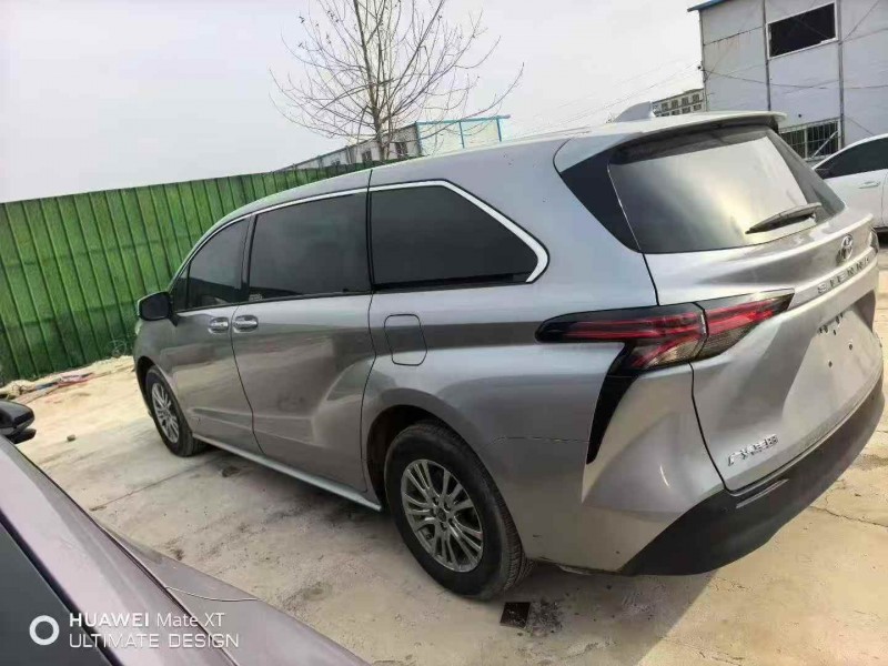 東營24年豐田塞納6