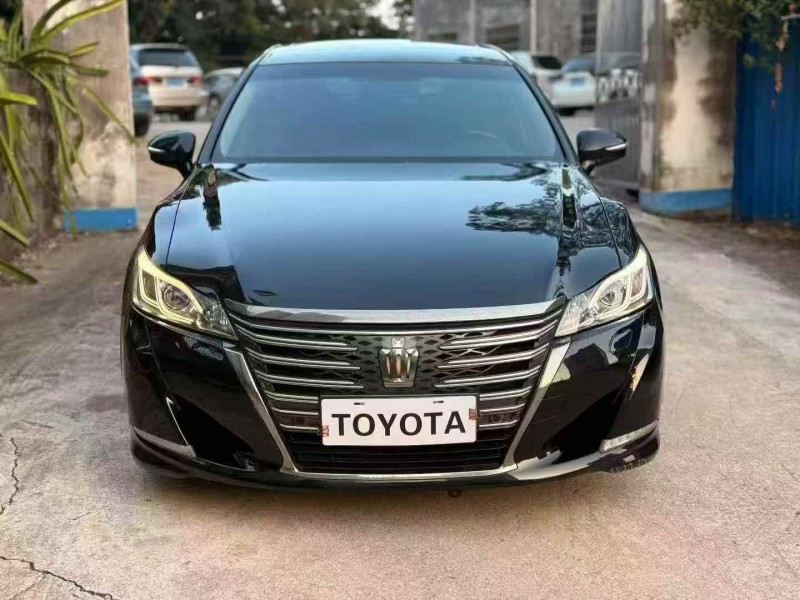 钦州18年丰田皇冠1