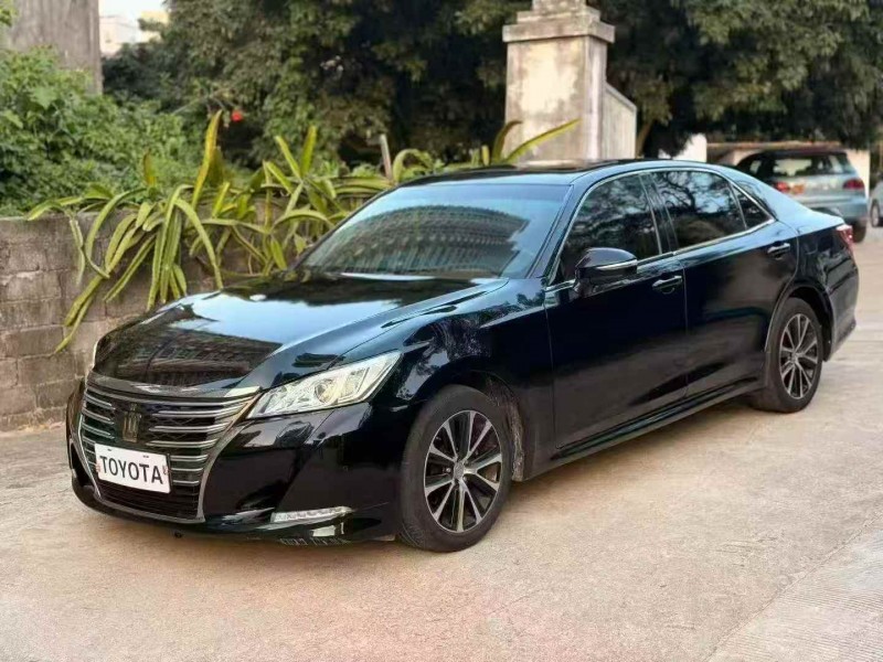 钦州18年丰田皇冠2