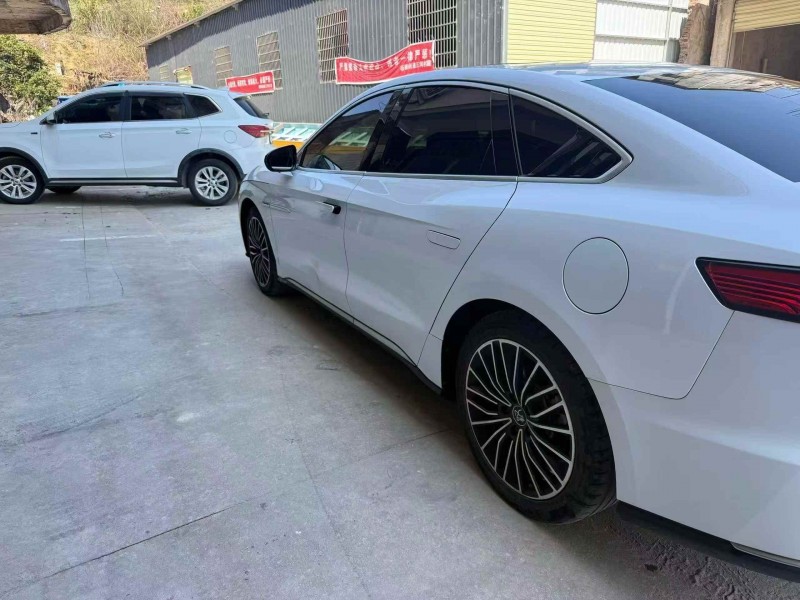 赣州22年比亚迪汉7