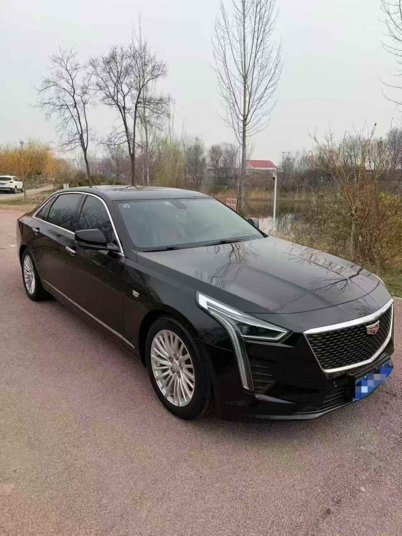 济宁19年凯迪拉克CT62