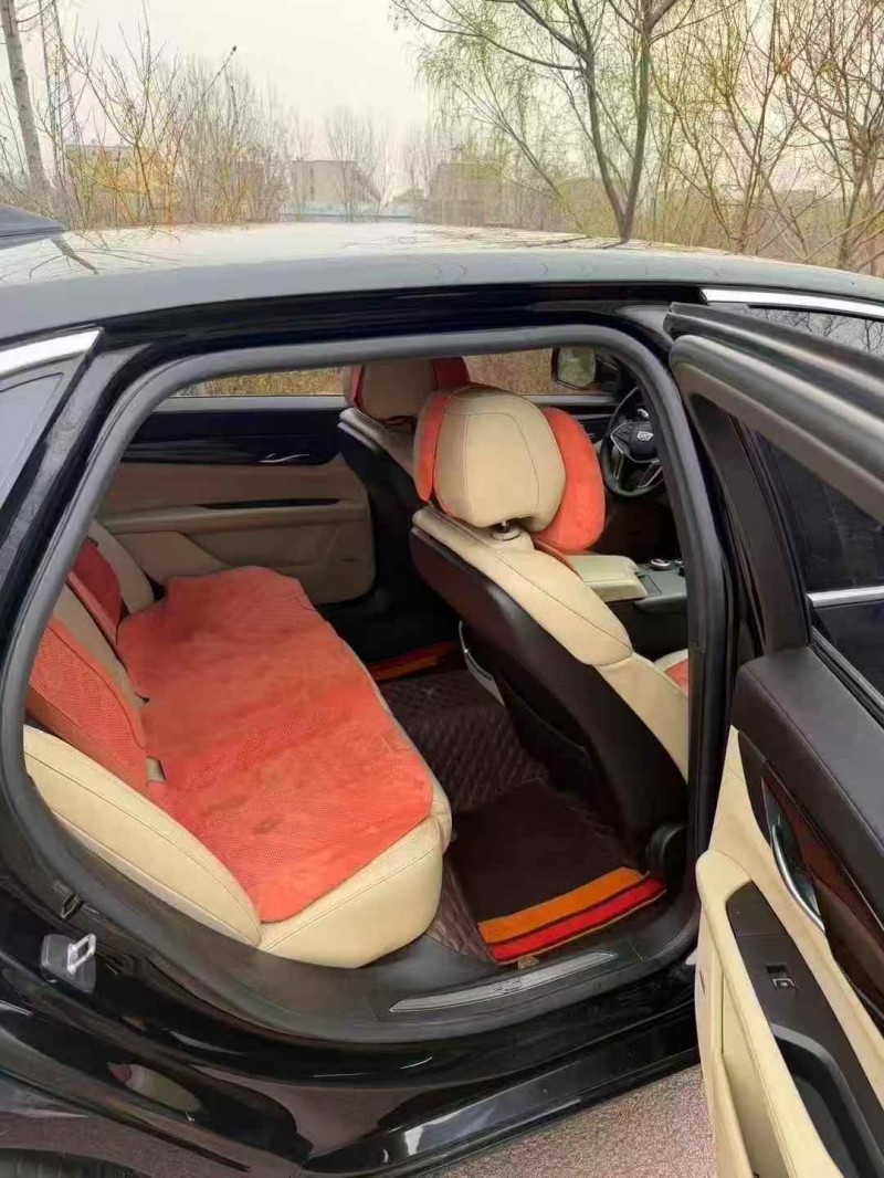 济宁19年凯迪拉克CT65