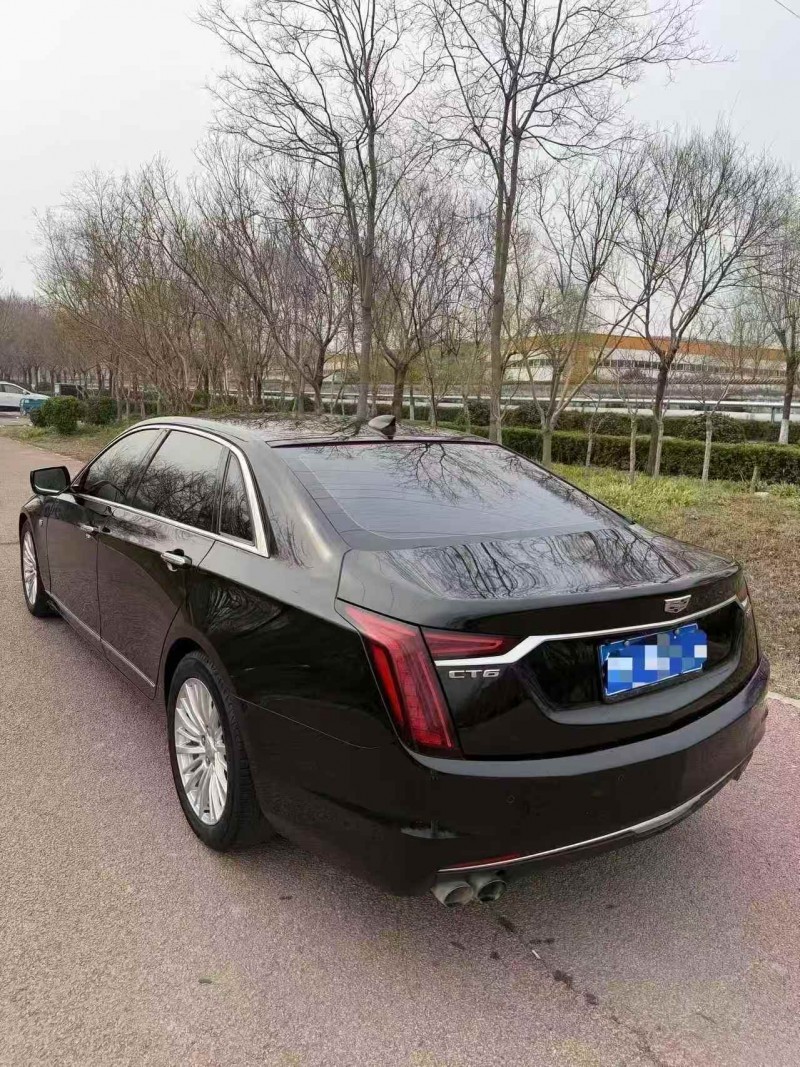 济宁19年凯迪拉克CT66