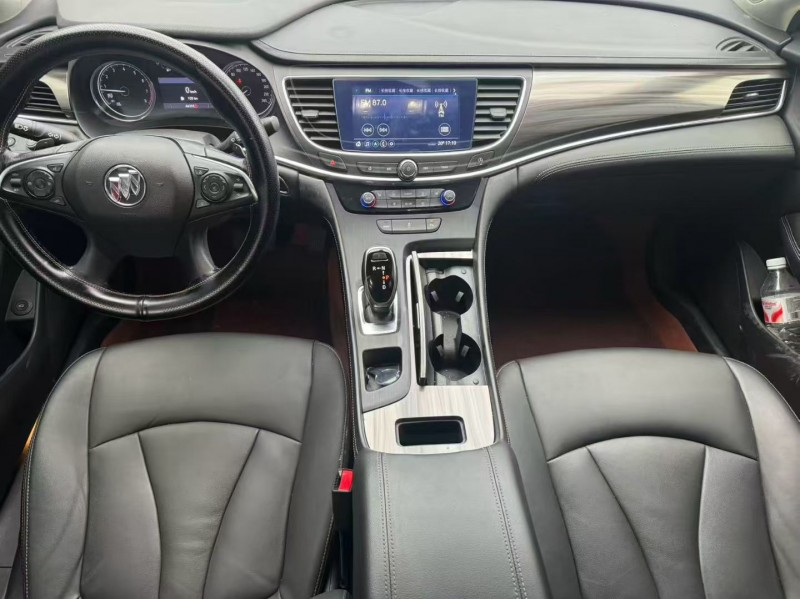 新乡21年别克君越6